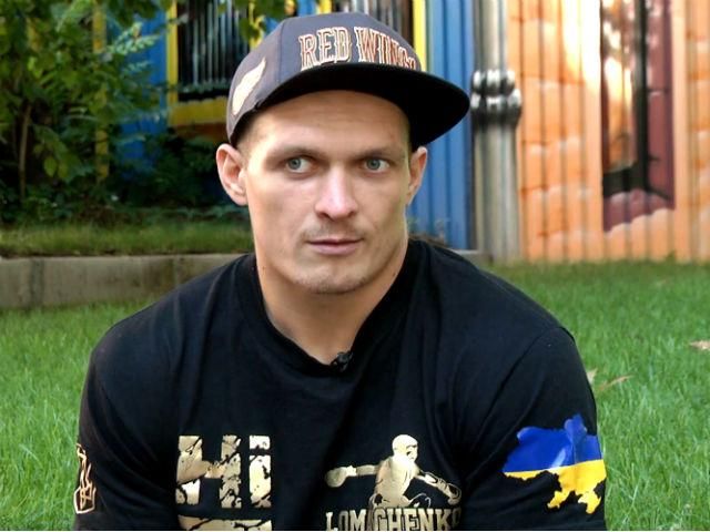 Хтось грається нашою країною. Людей одурачили і закинули в їхні голови непотріб, — Усик Хтось грається нашою країною. Людей одурачили і закинули в їхні голови непотріб, — Усик