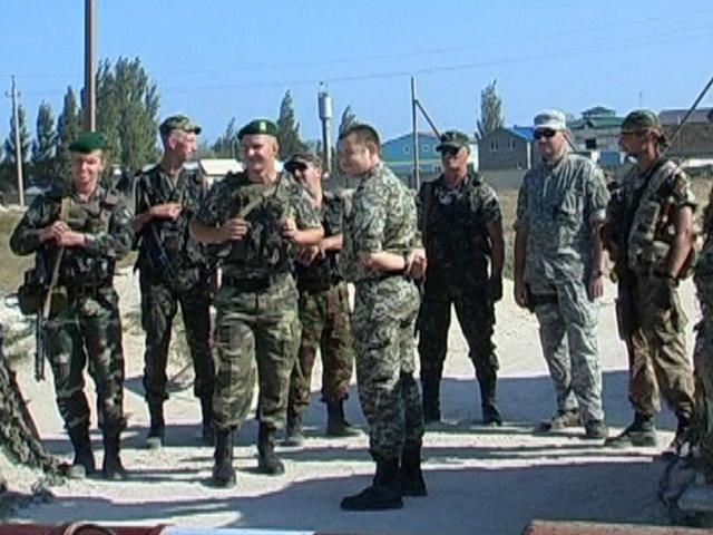 На Херсонщині прикордонники запасаються теплим одягом (Відео) На Херсонщині прикордонники запасаються теплим одягом (Відео)