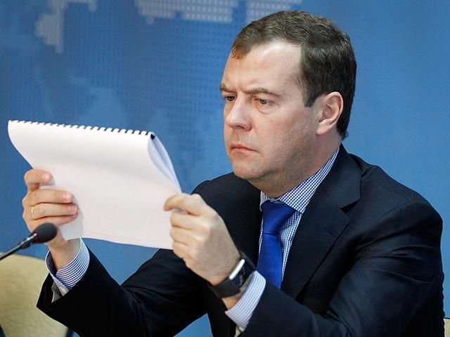 Медведєв каже — "санкції — не найстрашніше для Росії" Медведєв каже — "санкції — не найстрашніше для Росії"