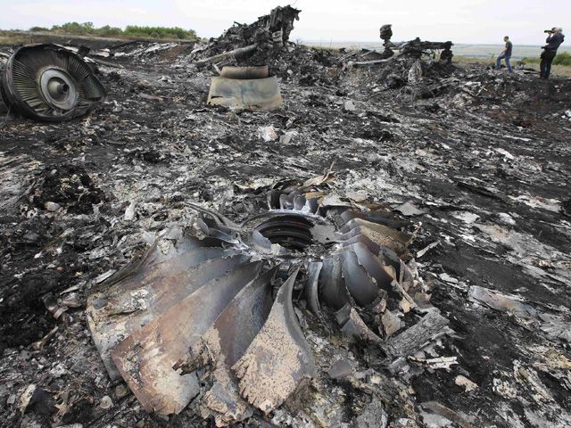 Родственники погибших на Boeing 777 подают в суд на Украину, — СМИ