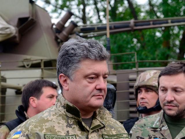 Порошенко підтвердив звільнення 28-ми заручників