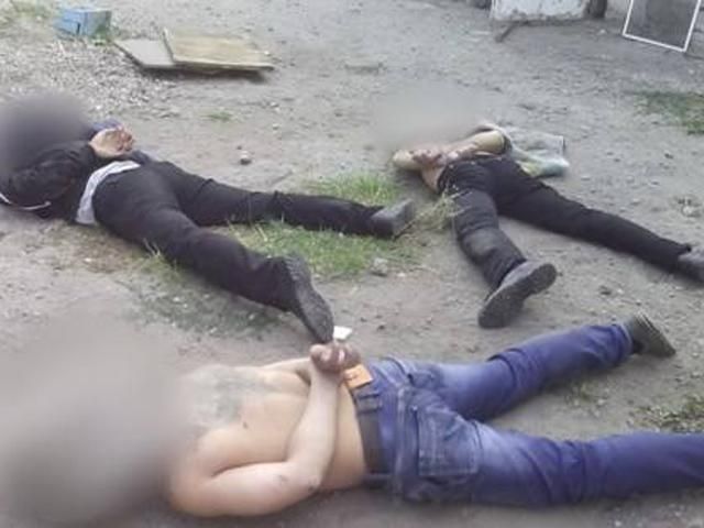 У Маріуполі СБУ затримала терористів, які пройшли спецпідготовку в РФ (Фото) У Маріуполі СБУ затримала терористів, які пройшли спецпідготовку в РФ (Фото)