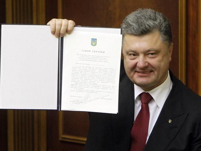 Порошенко позволил госслужащим собирать пожертвования для армии