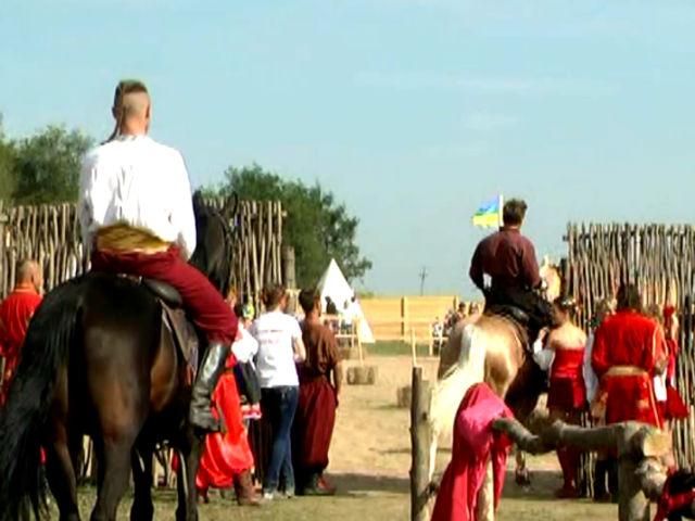 На фестивалі кінно-трюкового мистецтва зібрали гроші для бійців АТО