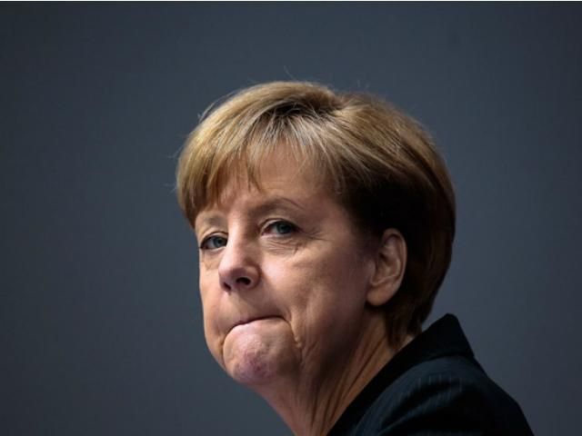 Меркель вимагає, щоб Росія повністю вивела свої війська з України