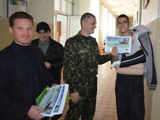 Курсанти академії СБУ заспівали для поранених із зони АТО Курсанти академії СБУ заспівали для поранених із зони АТО