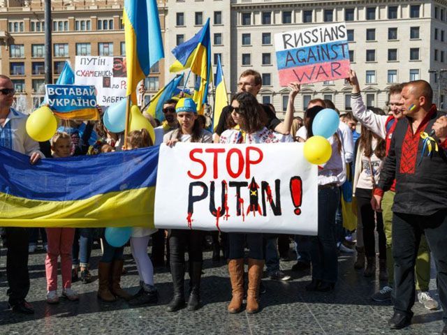 Поки що невідомо, чи є українці серед затриманих на Марші миру, – Перебийніс
