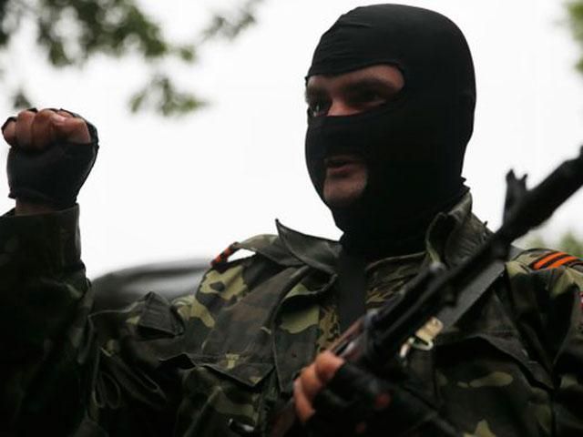 Террористы обстреляли Гранитное: снаряды попали в школу Террористы обстреляли Гранитное: снаряды попали в школу