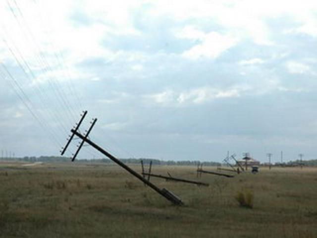 В Україні через негоду знеструмлено 39 населених пунктів В Україні через негоду знеструмлено 39 населених пунктів