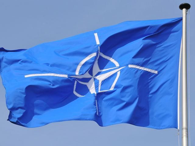 Росія виводить війська з зони АТО, однак вони залишаються на кордоні, — НАТО