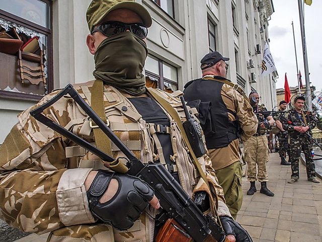 Терористи за виїзд до РФ вимагають від чоловіків по 2 тисячі гривень