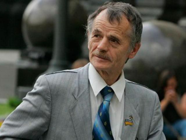 Окупанти заявляють, що Меджліс обшукали через Джемілєва Окупанти заявляють, що Меджліс обшукали через Джемілєва