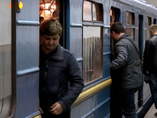 Проезд в киевском метро может подорожать почти вдвое Проезд в киевском метро может подорожать почти вдвое