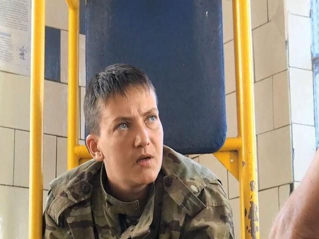 Савченко з СІЗО етапували до психлікарні Савченко з СІЗО етапували до психлікарні