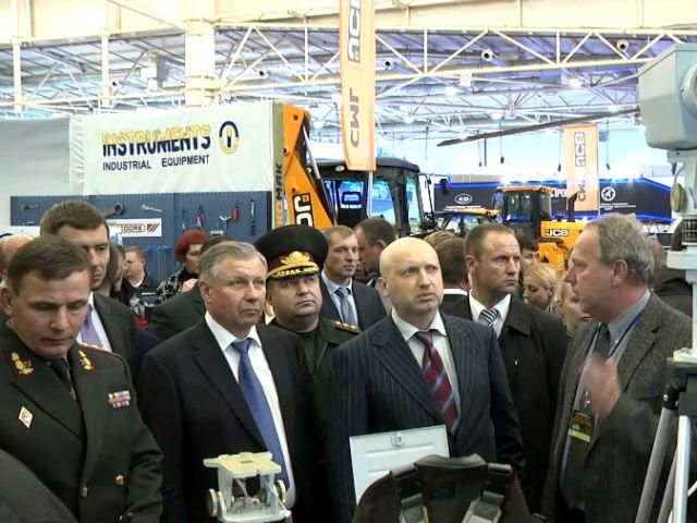 В Киеве стартовала международная выставка оружия: экспонаты рассматривали Гелетей и Аваков