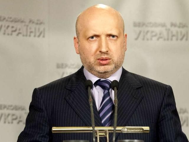 Турчинов пообіцяв підписати закон про особливий статус Донбасу лише після його перевірки Турчинов пообіцяв підписати закон про особливий статус Донбасу лише після його перевірки