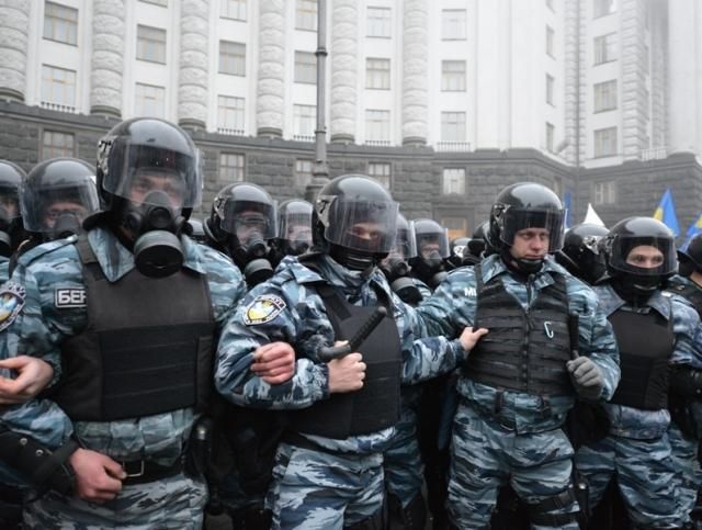 Порошенко обіцяє захист "беркутівцям", які розганяли Майдан і пішли в АТО