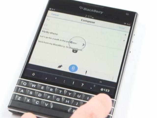 Samsung выпустила новый планшетофон, Research In Motion представила новый BlackBerry Passport