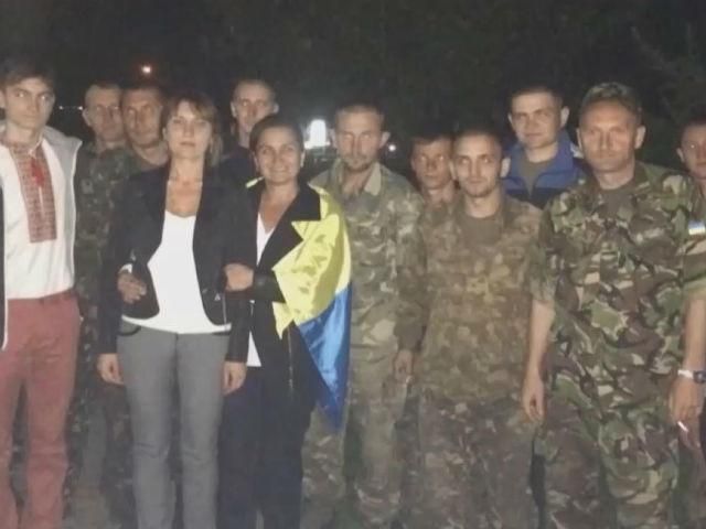 "Ми разом": Чи потрібні Україні чиновники, якщо є волонтери "Ми разом": Чи потрібні Україні чиновники, якщо є волонтери