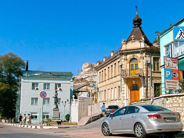 Россия забрала у Меджлиса еще одно здание - в Бахчисарае Россия забрала у Меджлиса еще одно здание - в Бахчисарае