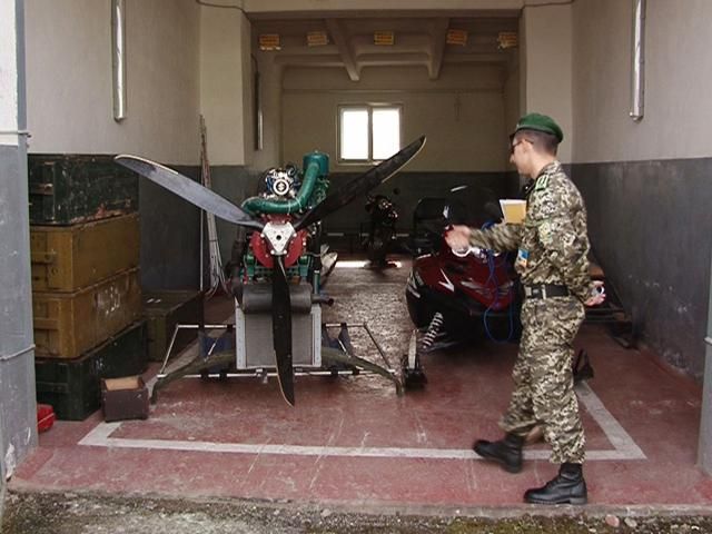 На Закарпатье пограничники перехватили мотодельтаплан с пилотом На Закарпатье пограничники перехватили мотодельтаплан с пилотом