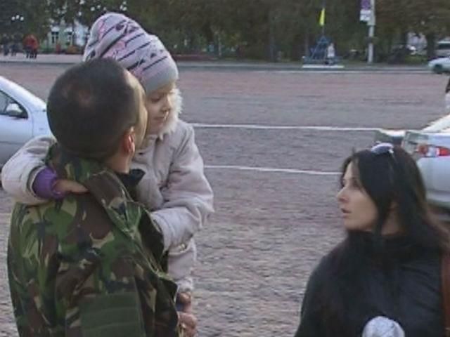 Бойцы теробороны Чернигова отправились в зону АТО Бойцы теробороны Чернигова отправились в зону АТО