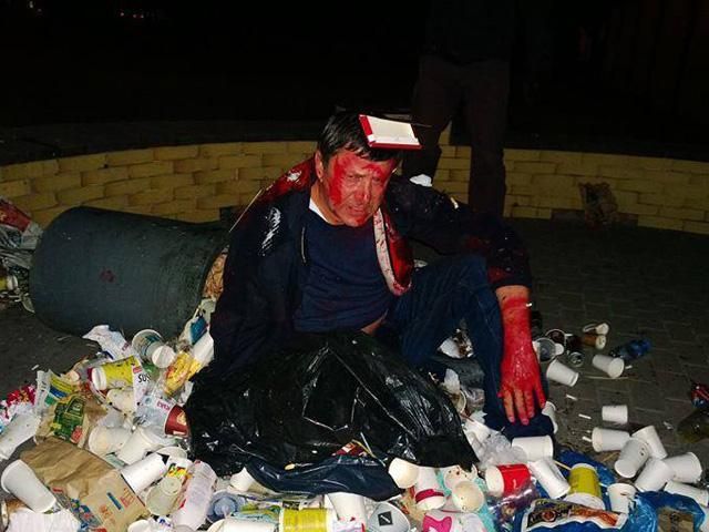 В МВД просят не бросать депутатов в мусорные баки В МВД просят не бросать депутатов в мусорные баки