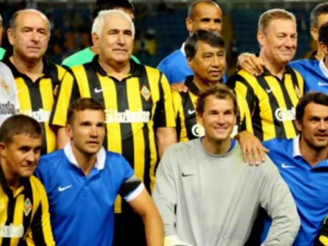 Спортивний огляд: Шевченко забив 4 голи, Рой Джонс-молодший нокаутував Хані Атійо Спортивний огляд: Шевченко забив 4 голи, Рой Джонс-молодший нокаутував Хані Атійо