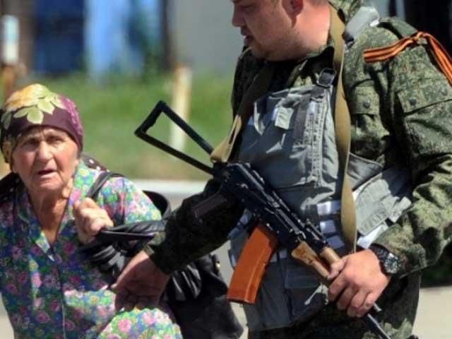 Террористы принудительно мобилизуют в свои ряды мирное население Донбасса, — СНБО