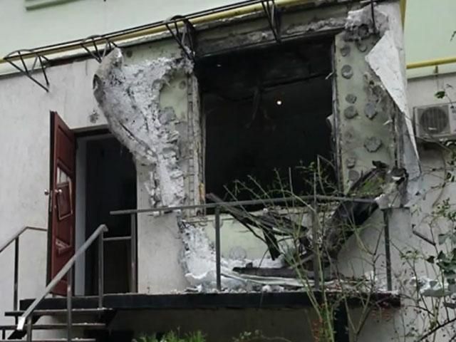 Фото недели: одесситы копают окопы, офис волонтеров обстреляли Фото недели: одесситы копают окопы, офис волонтеров обстреляли