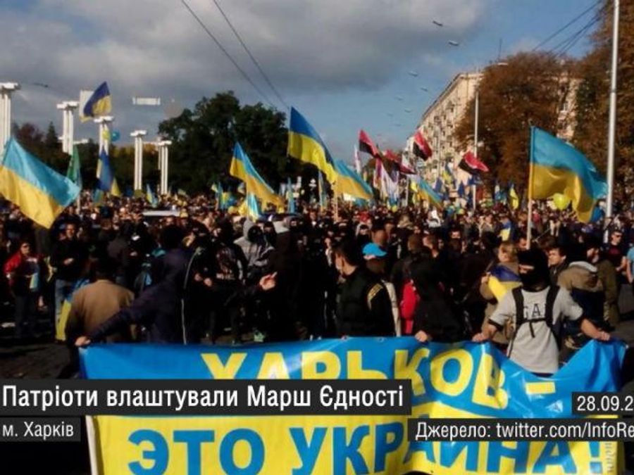 Самые актуальные кадры 28 сентября: Донецк в огне, в Харькове свалили Ленина Самые актуальные кадры 28 сентября: Донецк в огне, в Харькове свалили Ленина