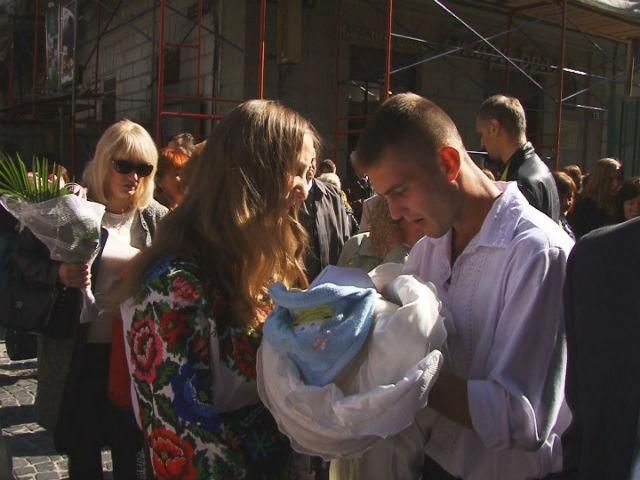 У бійця АТО, поки той був під Луганськом, народився син У бійця АТО, поки той був під Луганськом, народився син