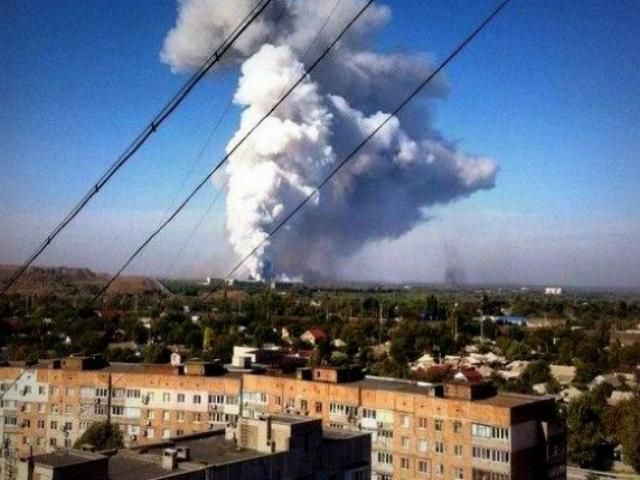 В Донецке в воскресенье погибли 3 мирных жителей. Сегодня обстрелы продолжаются В Донецке в воскресенье погибли 3 мирных жителей. Сегодня обстрелы продолжаются