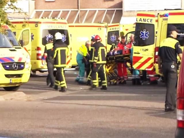 Під час автошоу у Нідерландах позашляховик влетів у глядачів Під час автошоу у Нідерландах позашляховик влетів у глядачів