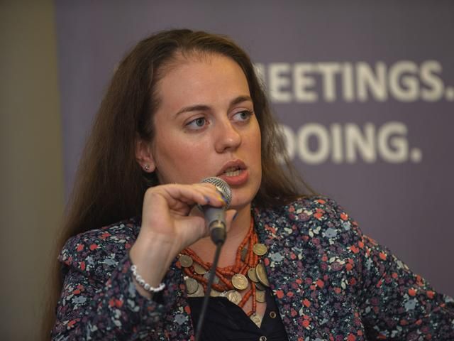 Бійці АТО розповіли про допомогу кандидата від Народного фронту Олени Масоріної Бійці АТО розповіли про допомогу кандидата від Народного фронту Олени Масоріної