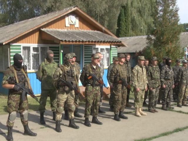 На Тернопільщині запрацював навчальний центр для майбутніх бійців На Тернопільщині запрацював навчальний центр для майбутніх бійців