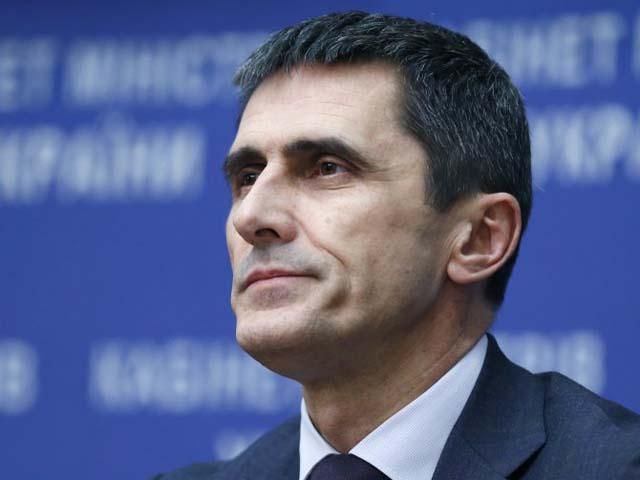 Заступники Яреми поїхали з'ясовувати, чому Інтерпол не оголосив Януковича у розшук Заступники Яреми поїхали з'ясовувати, чому Інтерпол не оголосив Януковича у розшук