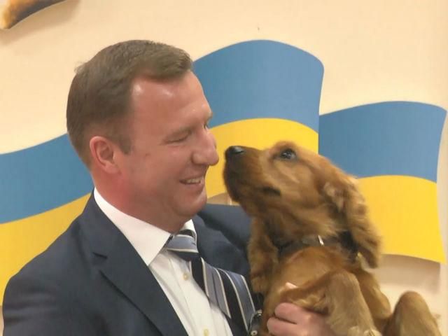 В фискальной службе показали самого честного таможенника Украины