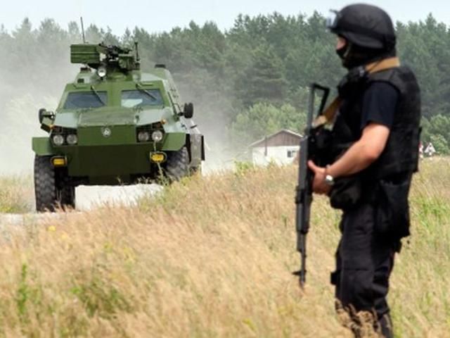 У селищі Нікішиному Донецької області йдуть запеклі бої ЗСУ з бойовиками У селищі Нікішиному Донецької області йдуть запеклі бої ЗСУ з бойовиками