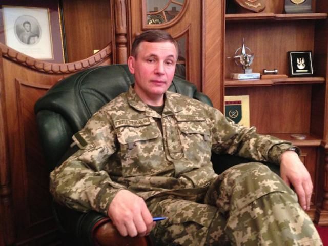 Гелетей виганяє журналістів з ТСК по Іловайську Гелетей виганяє журналістів з ТСК по Іловайську