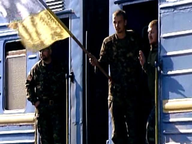 В Чернигове встречали героев 41 тербатальйона, вернувшихся из АТО В Чернигове встречали героев 41 тербатальйона, вернувшихся из АТО