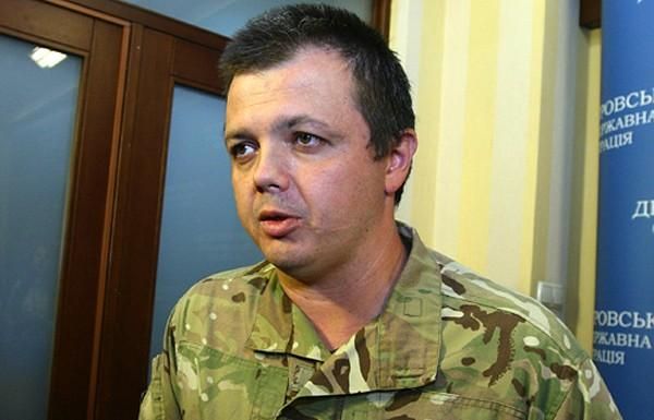 Терористи захопили 2 термінали аеропорту Донецька, — Семенченко Терористи захопили 2 термінали аеропорту Донецька, — Семенченко