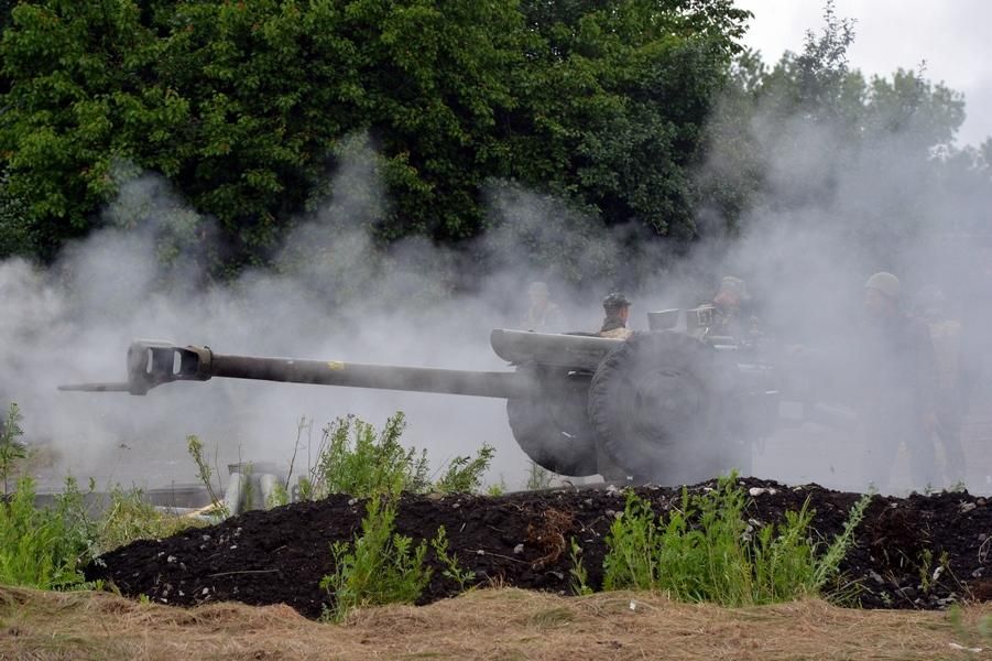 Сили АТО відбили атаку на аеропорт Донецька: 7 загиблих бойовиків