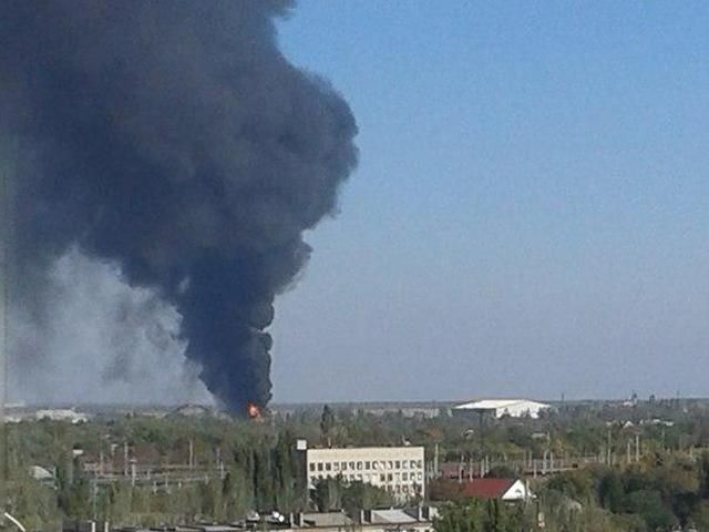 В аеропорту Донецька — бій, терористи підвезли танки, "Гради" і "Гіацинти", — джерело