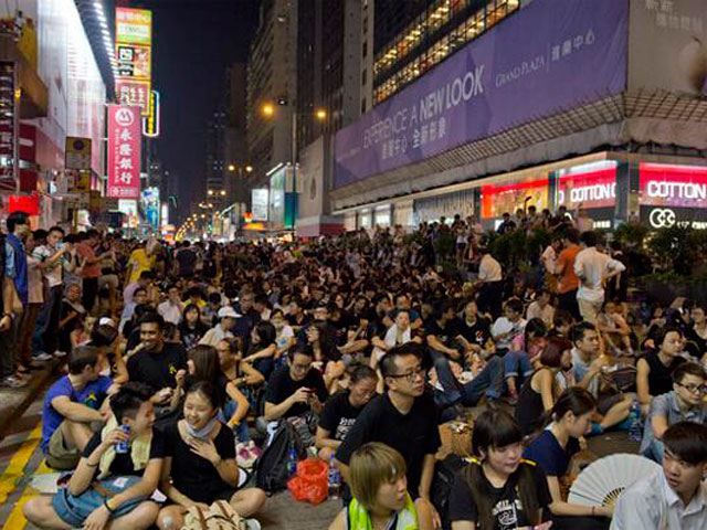 Демонстранти у Гонконзі погрожують захопити урядові будівлі