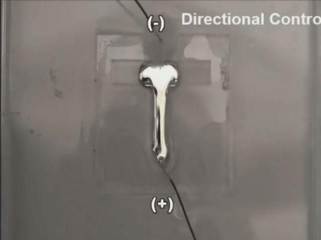 Науковці навчились керувати рідким металом Науковці навчились керувати рідким металом