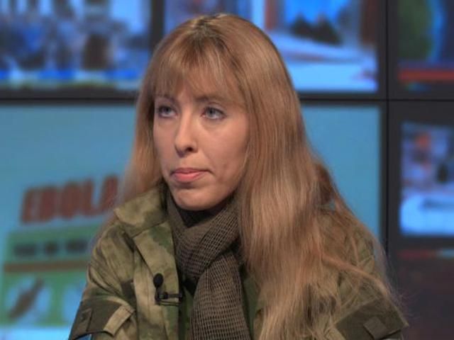 Силовики вже чотири місяці тримають аеропорт в Донецьку, — жінка-боєць