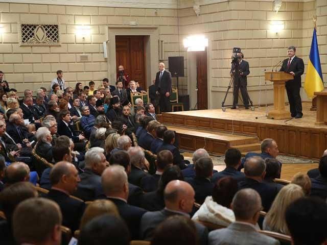 Шокований ухвалою суду, який відпустив керівника роти "Беркуту", — Порошенко Шокований ухвалою суду, який відпустив керівника роти "Беркуту", — Порошенко