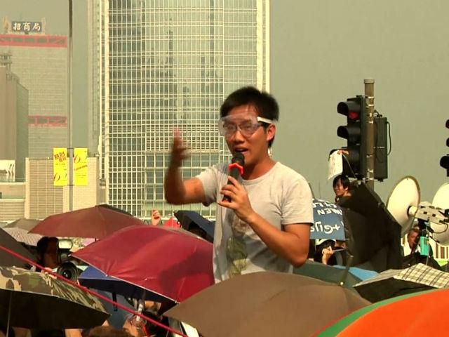 Дежавю в Гонконгу: активісти розклали наметове містечко, "тітушки" спровокували бійку 