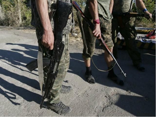 У Луганську бойовики захопили собор УПЦ КП і хочуть зробити там гуртожиток У Луганську бойовики захопили собор УПЦ КП і хочуть зробити там гуртожиток